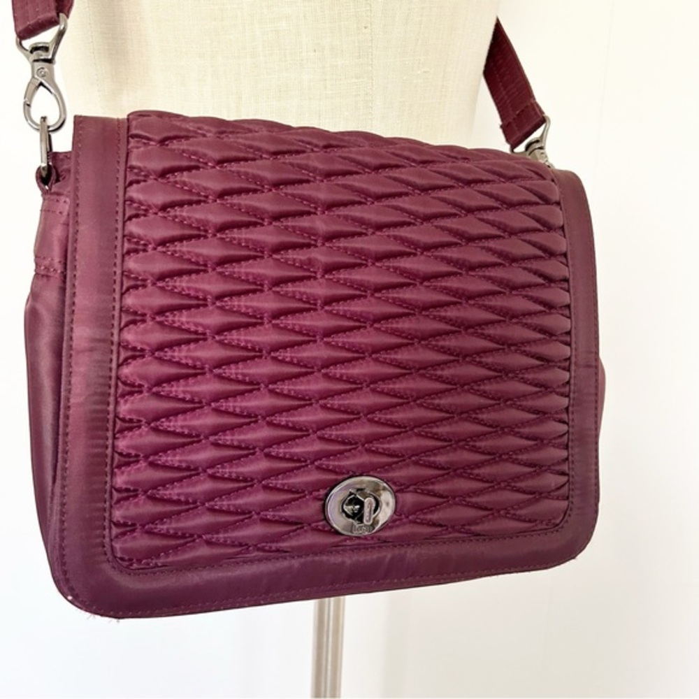 Lug Bubble Quilted Crossbody with RFID - Presto Purple Maroon‎